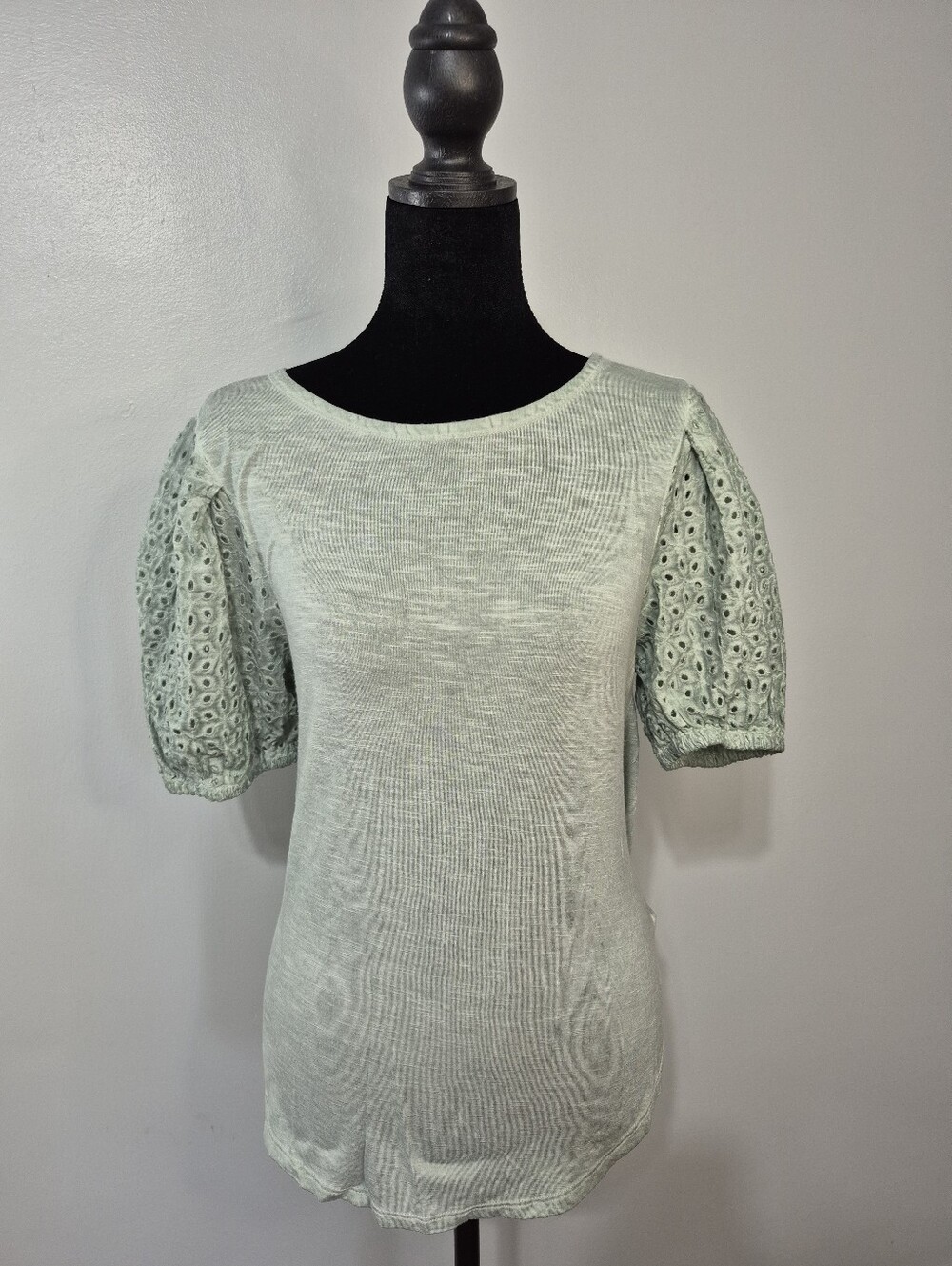Cupio Sage Green Eyelet Puff Sleeve Top Size Small Casual Blouse